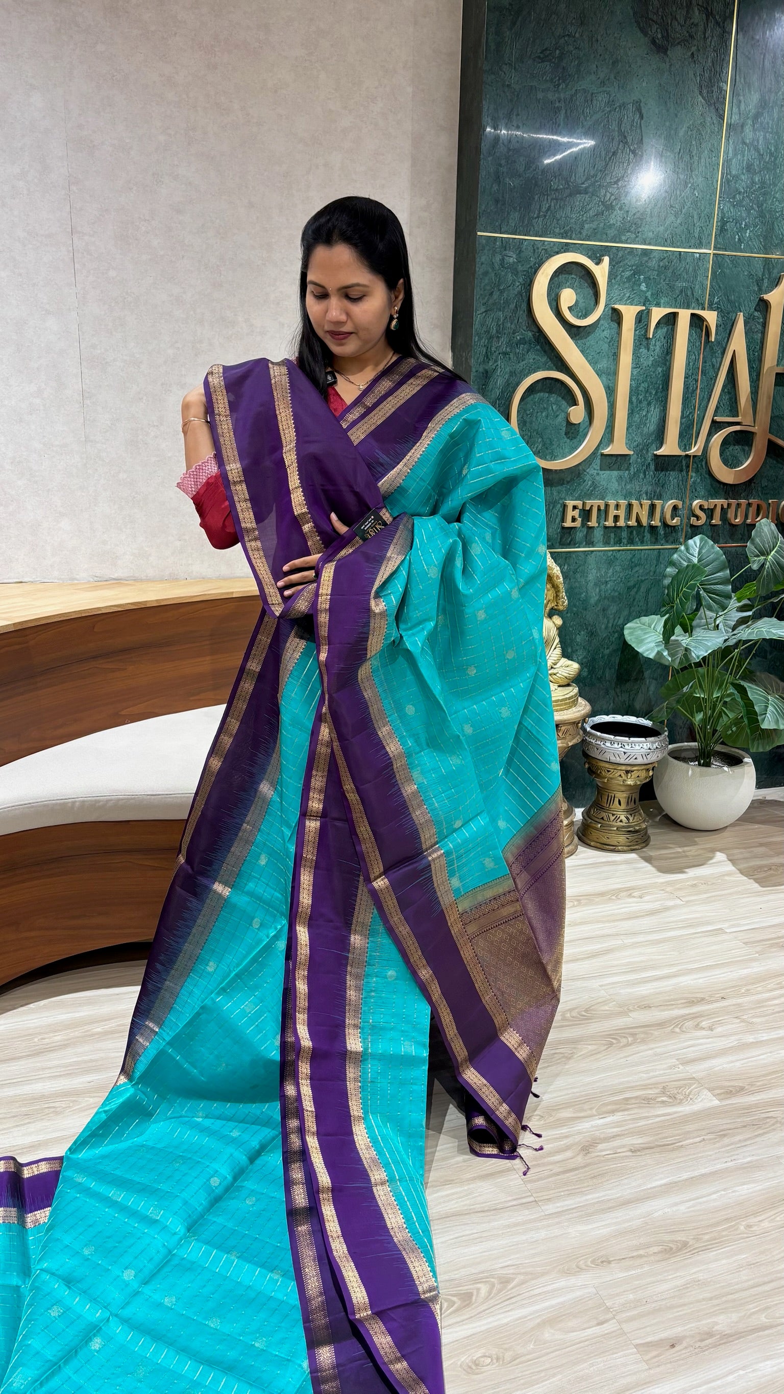 Light weight kanchi pattu