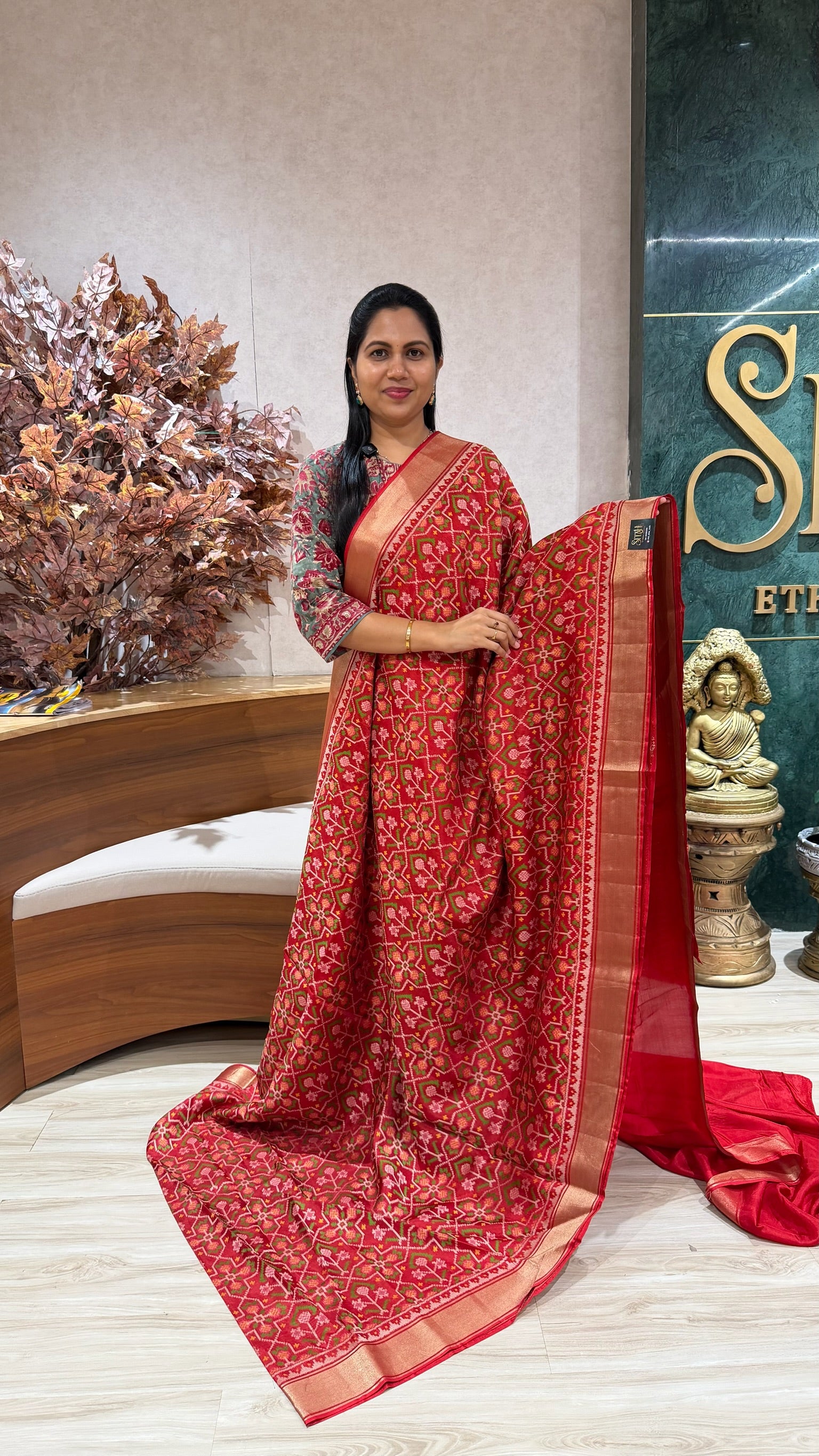Banaras patola red