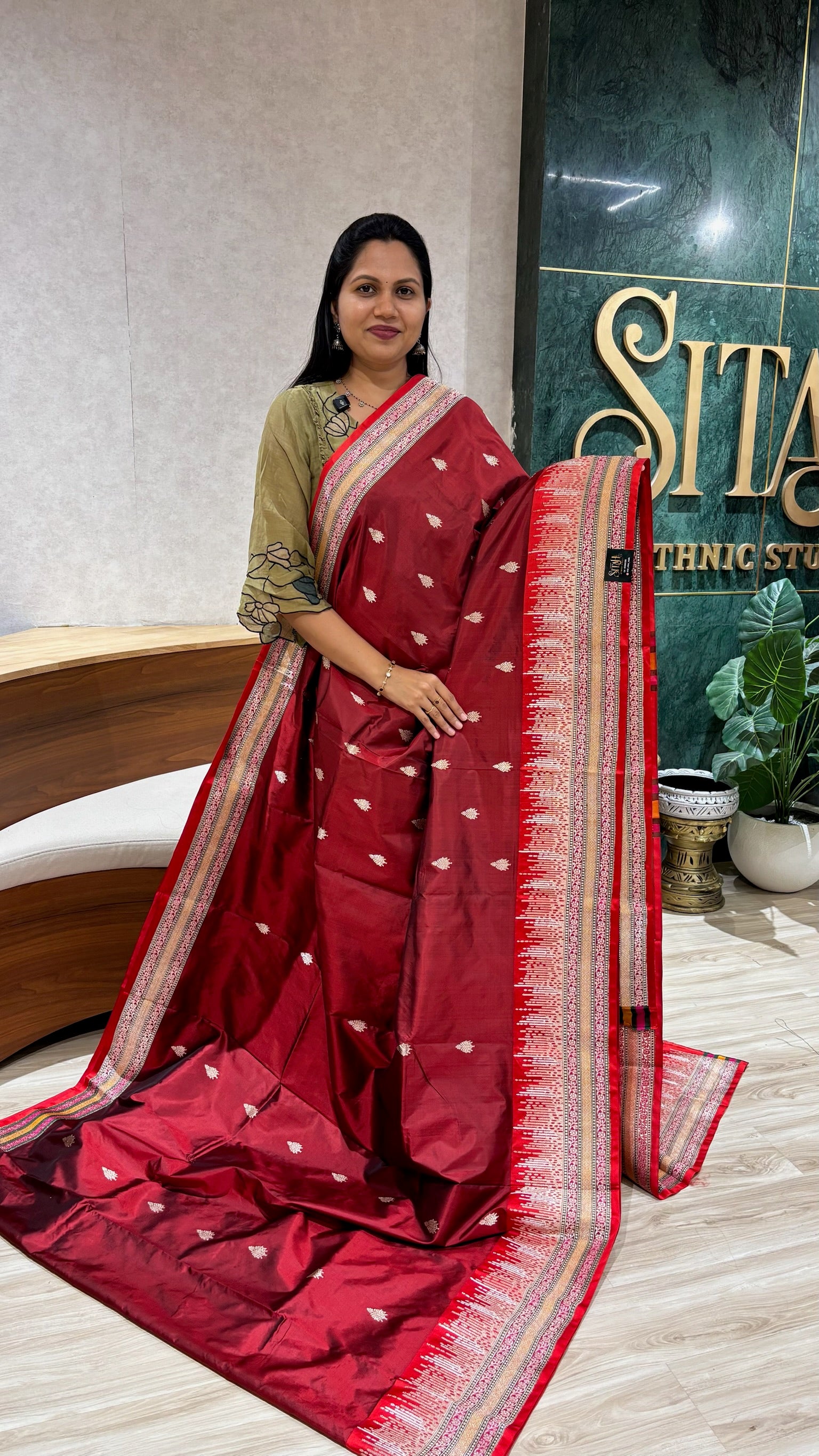 Premium banarasi pattu