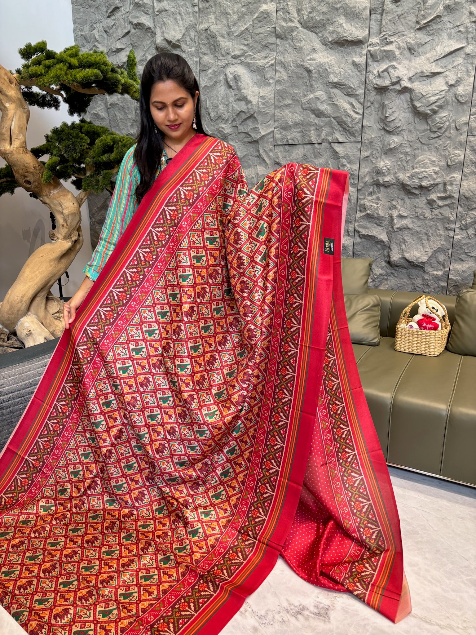 Spun patola cream red checks