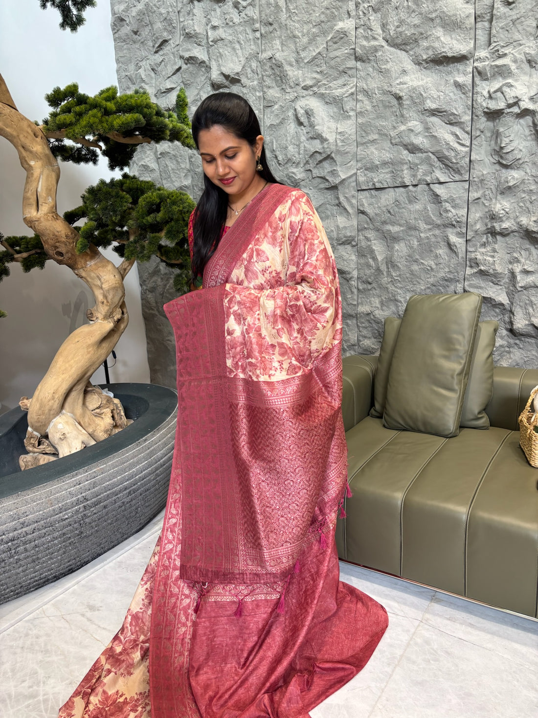 Falling chanderi pink