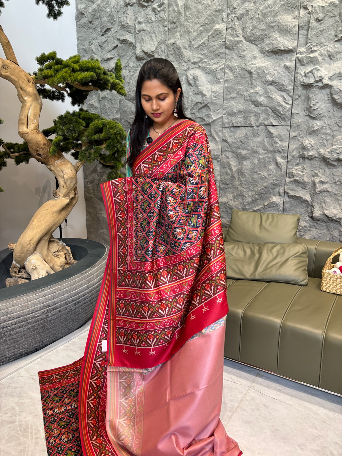 Spun patola blue red