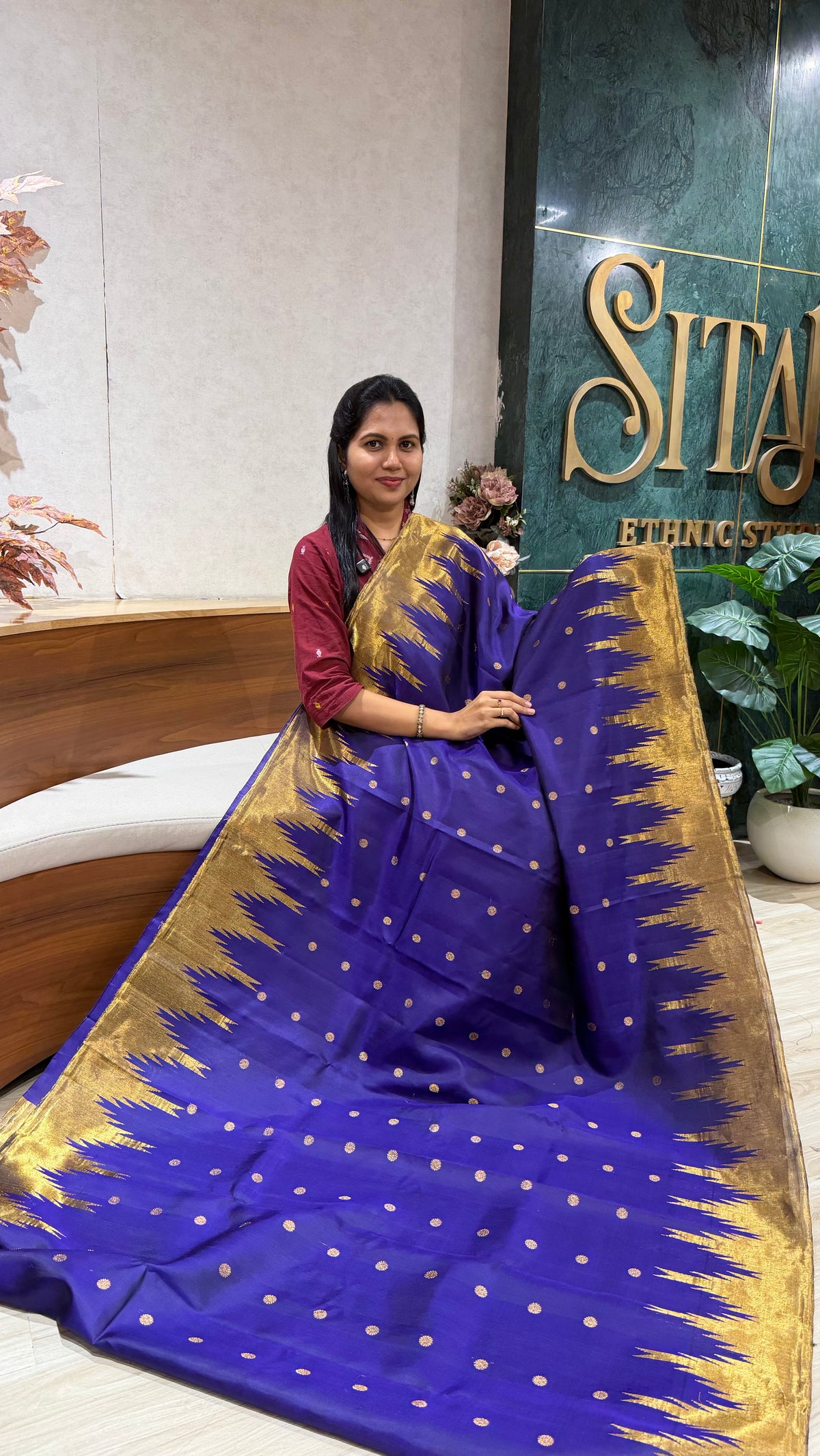 Handloom gadwal tissue temple