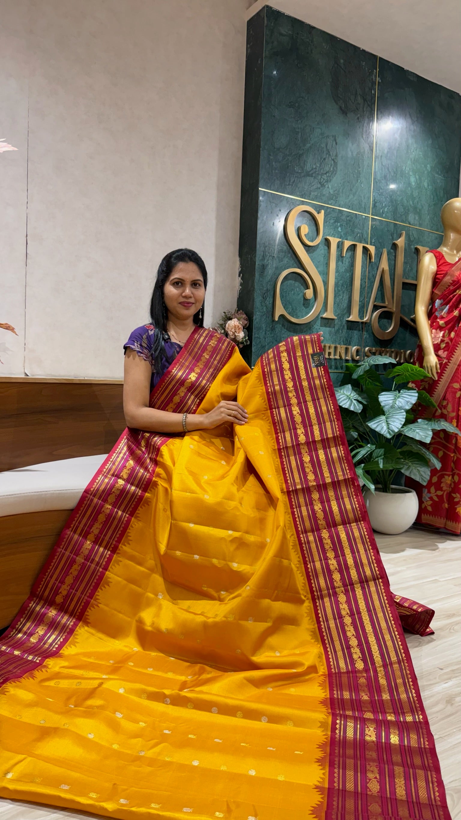 Handloom Gadwal pattu