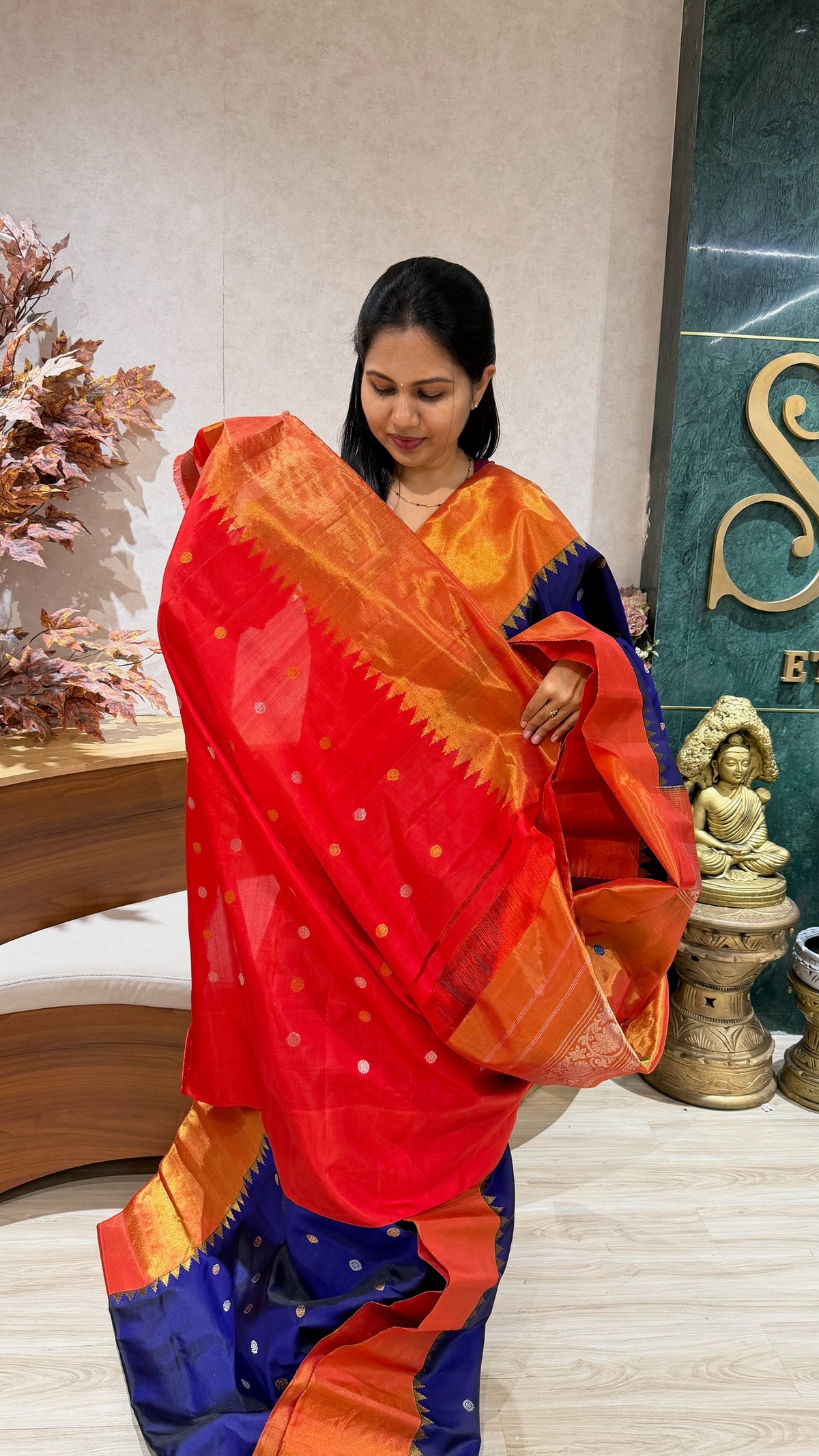 Handloom gadwal tissue