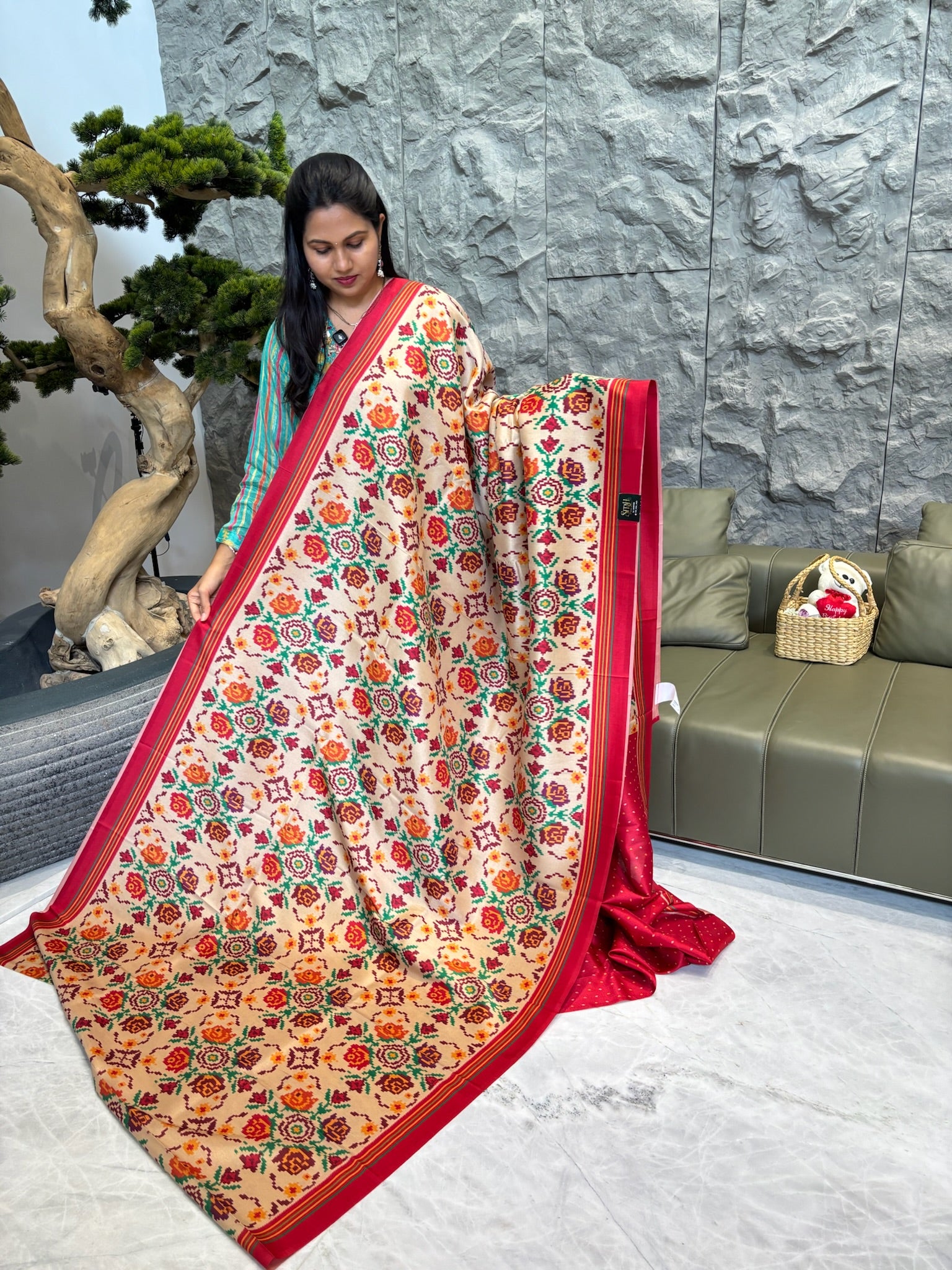 Spun patola cream red