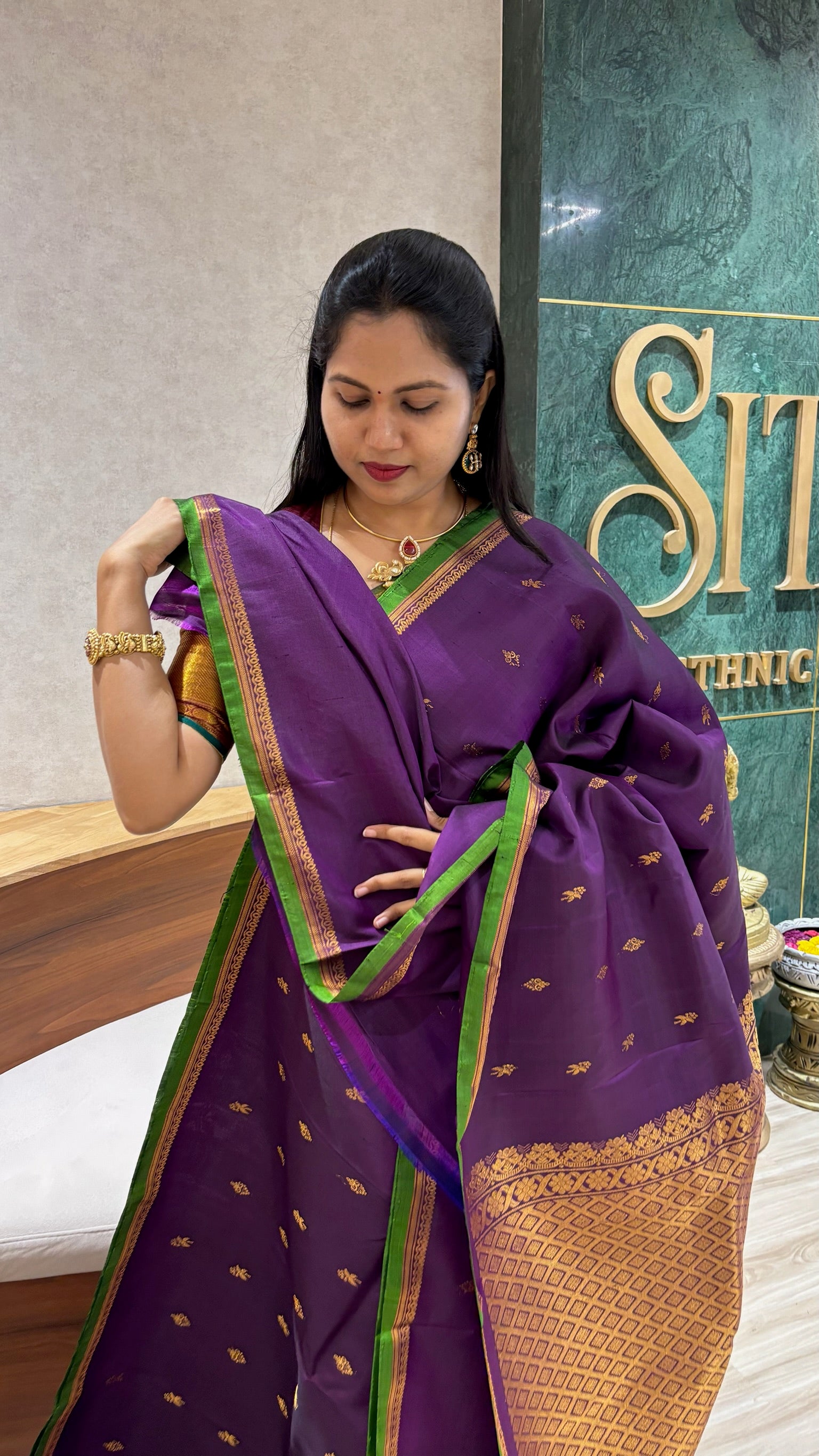 Handloom gadwal pattu purple