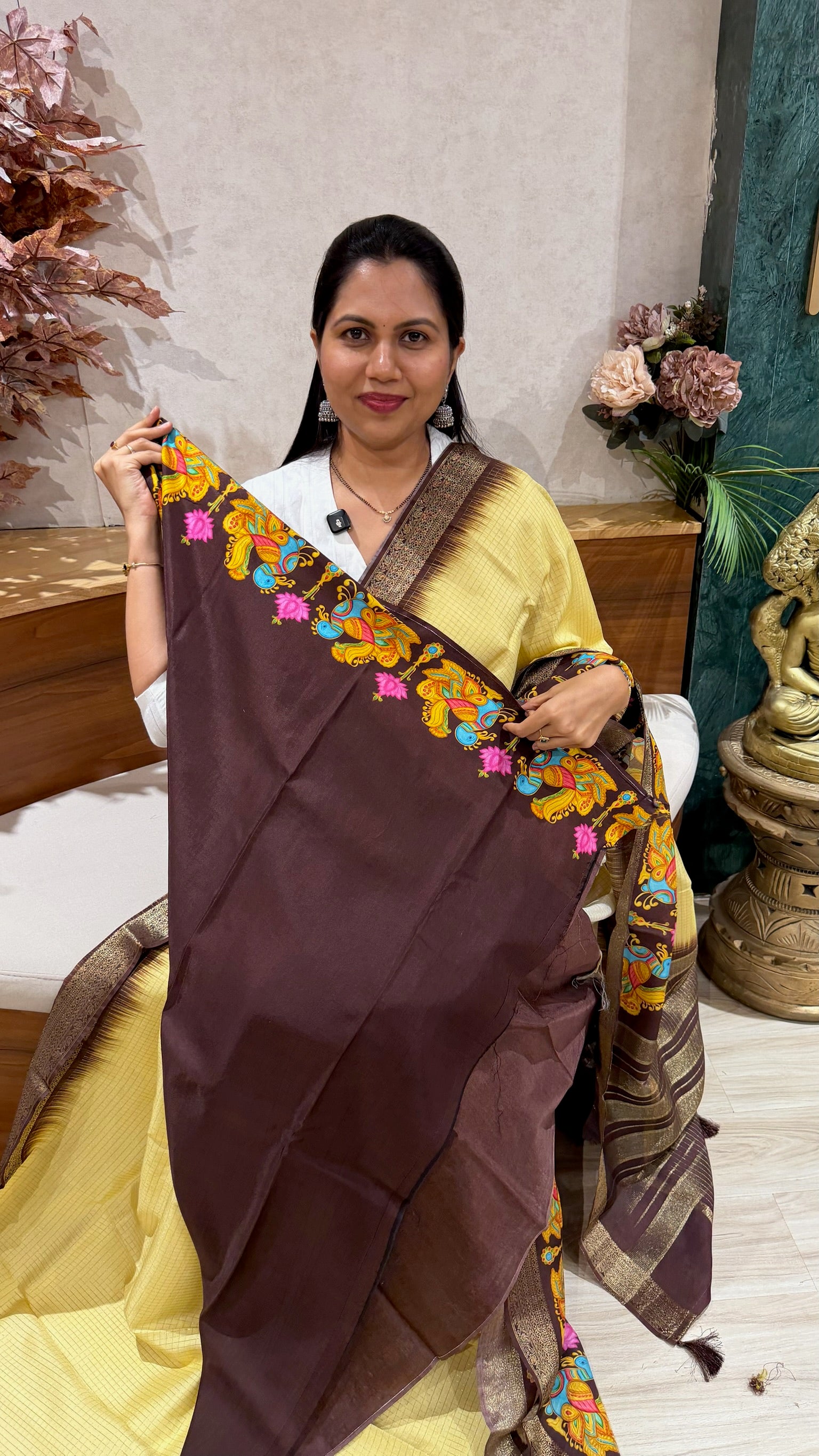 Vintage checks Tanjore print