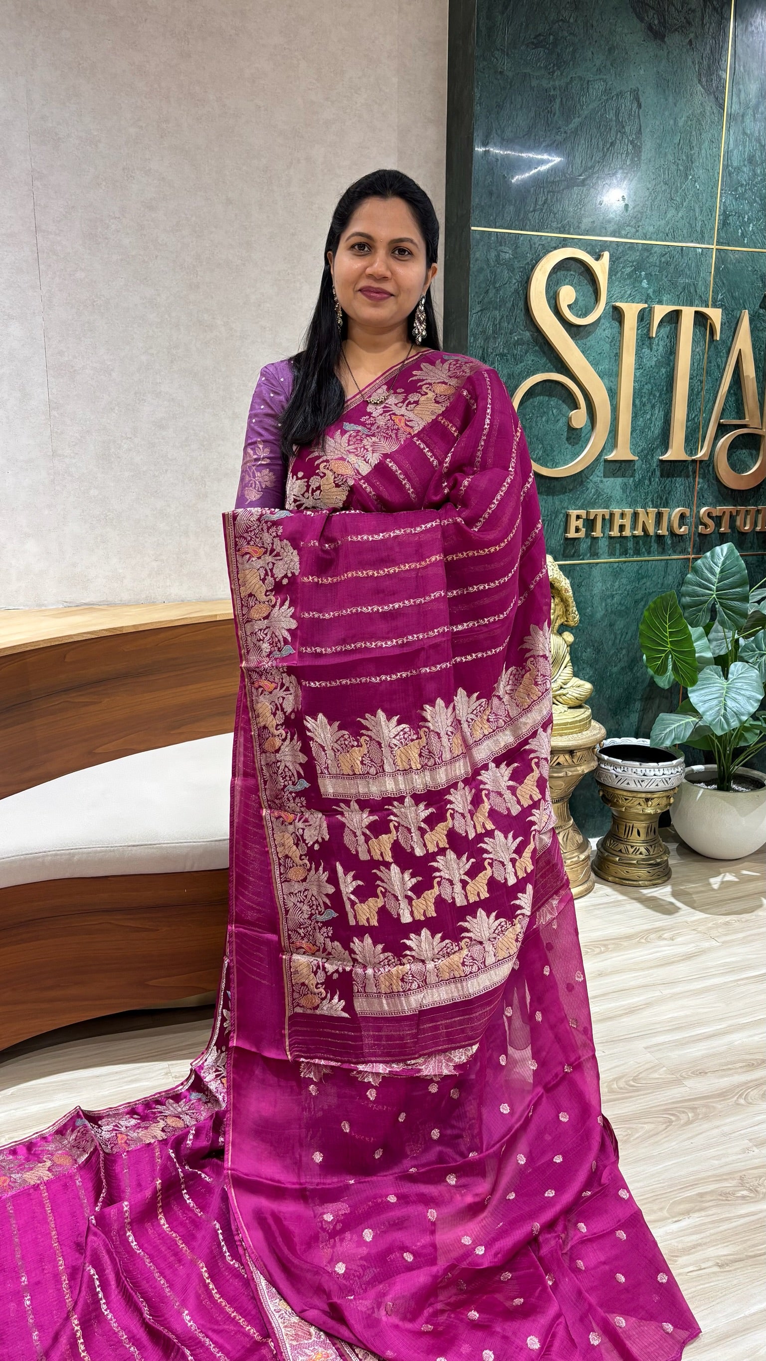 Manipuri kota pink