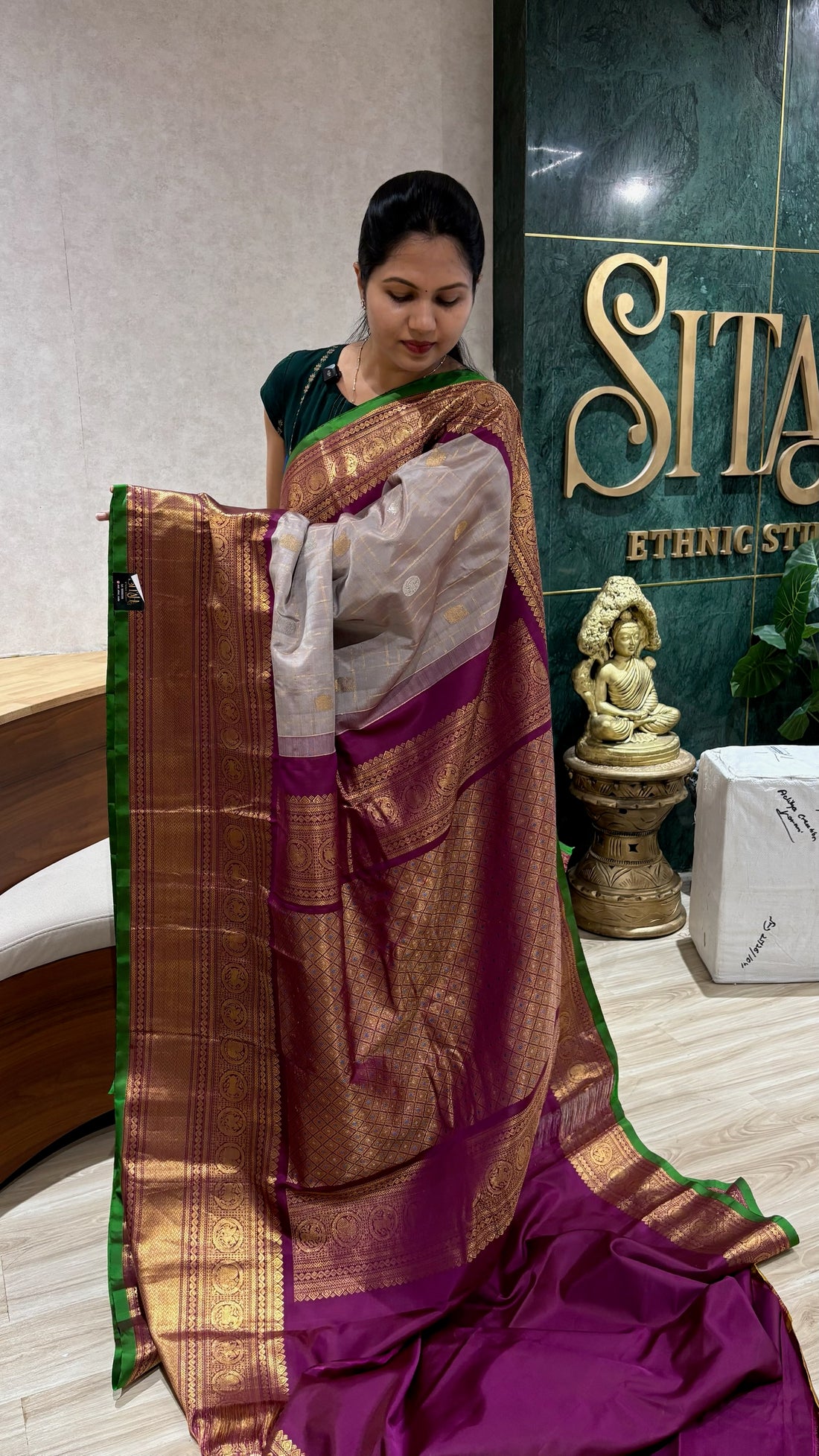 Handloom gadwal pattu