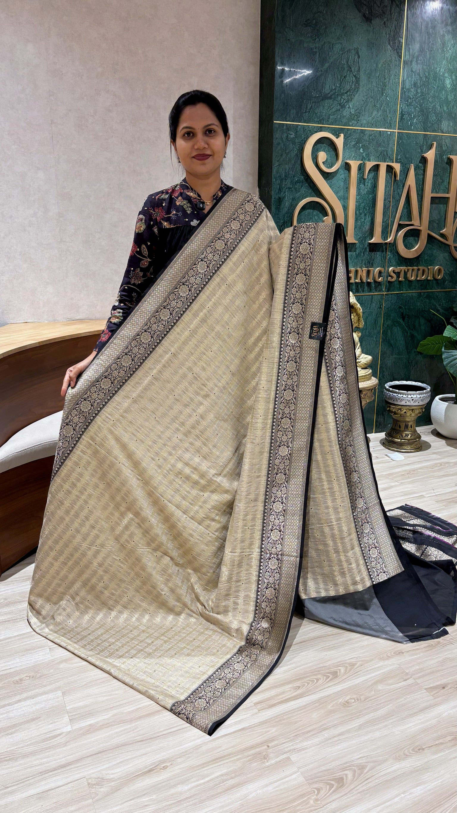 Banaras weaving black